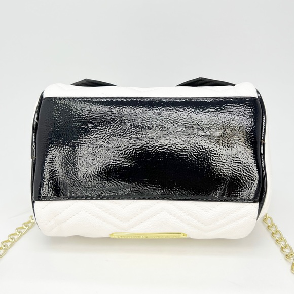 Betsey Johnson Bownanza Mini Crossbody Bag Cream Black Bow Pearl Quilted New NWT - Picture 5 of 13